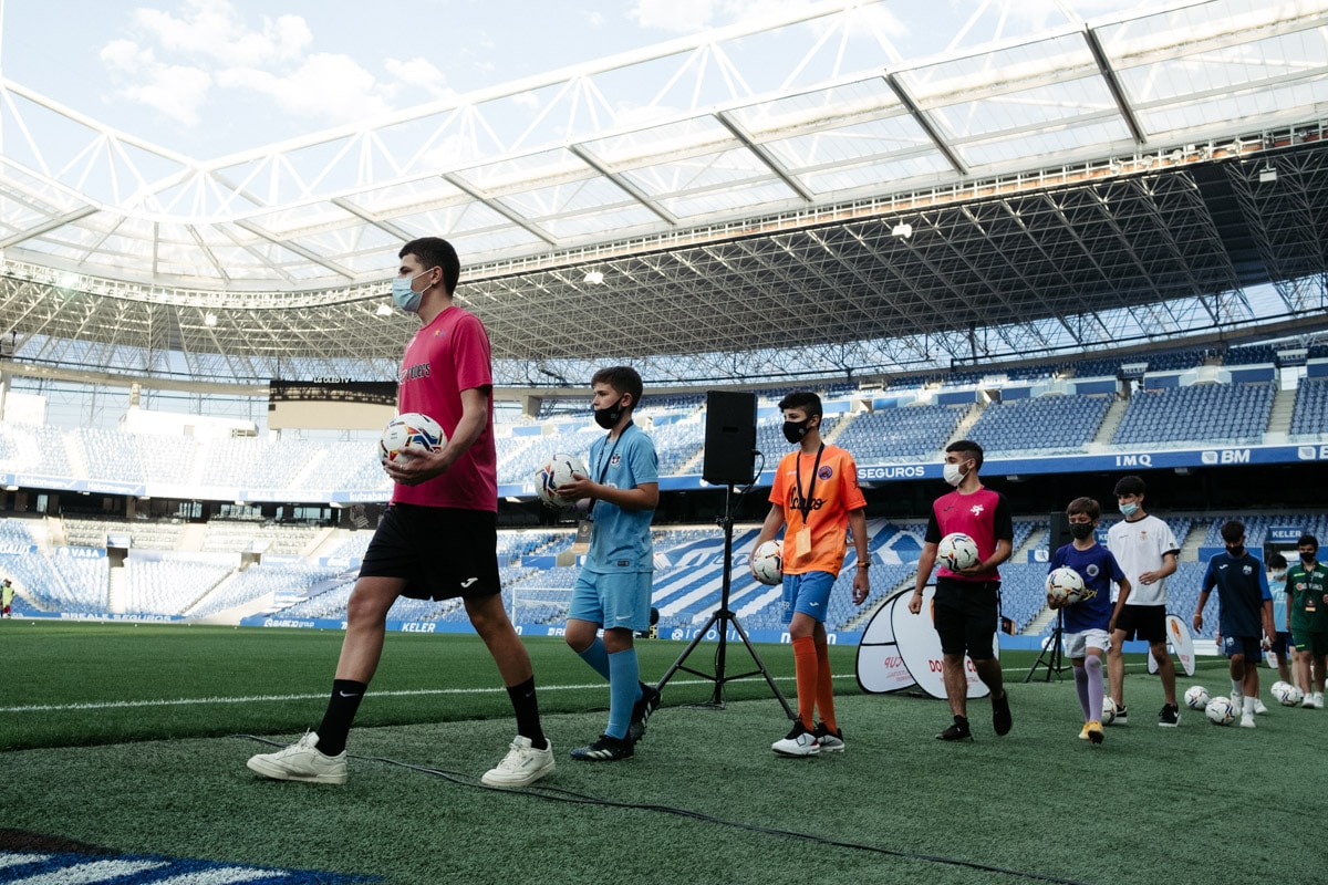 donostitik donosti cup presentacion 04 Comienza la Donosti Cup con el saludo de Xabi Alonso a los participantes