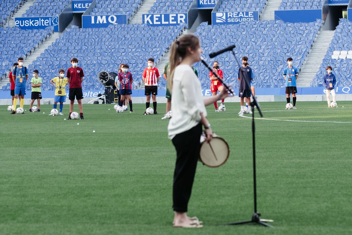donostitik donosti cup presentacion 07 Comienza la Donosti Cup con el saludo de Xabi Alonso a los participantes