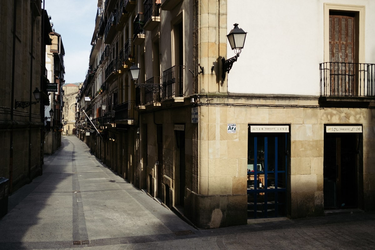 donostitik parte vieja pandemia 122 comercios cerraron y el PIB cayó un 6,8% el año de la pandemia en Donostia