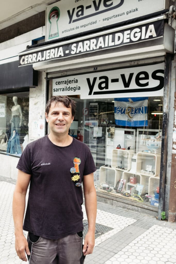 ya ves egia Los comercios de Egia y su ingenioso naming