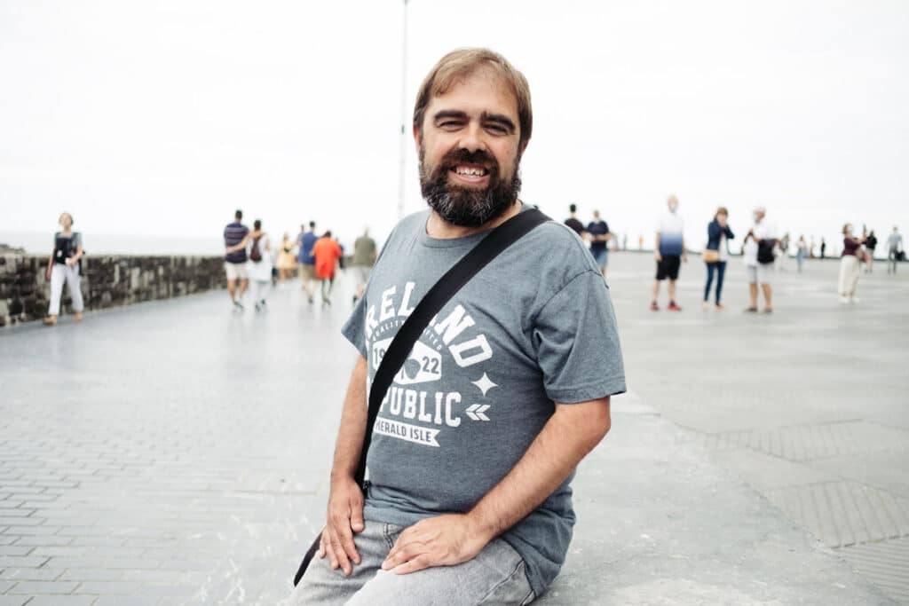 DSCF5382 "El abrazo invisible es una obra sobre el confinamiento en época de confusión"