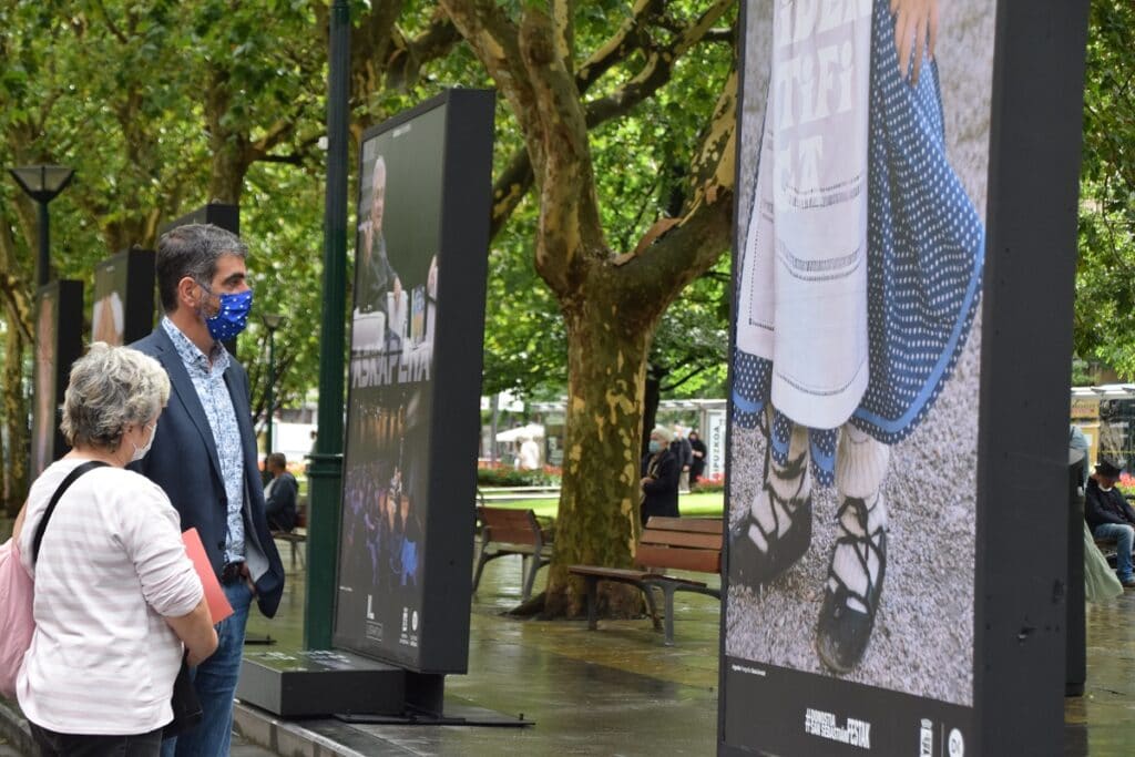 'Consume Kultura' en el Boulevard donostiarra 2 Eneko Boule 'Consume Kultura' en el Boulevard donostiarra