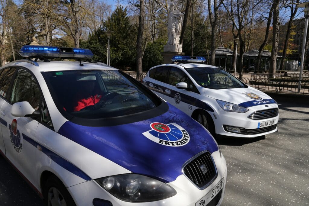 Ertzaintza Dos detenidos tras robar en una vivienda del barrio de Loiola