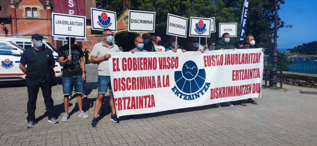 Euspel Los sindicatos policiales ErNE y EUSPEL manifiestan su "hartazgo" por "la falta de medios"