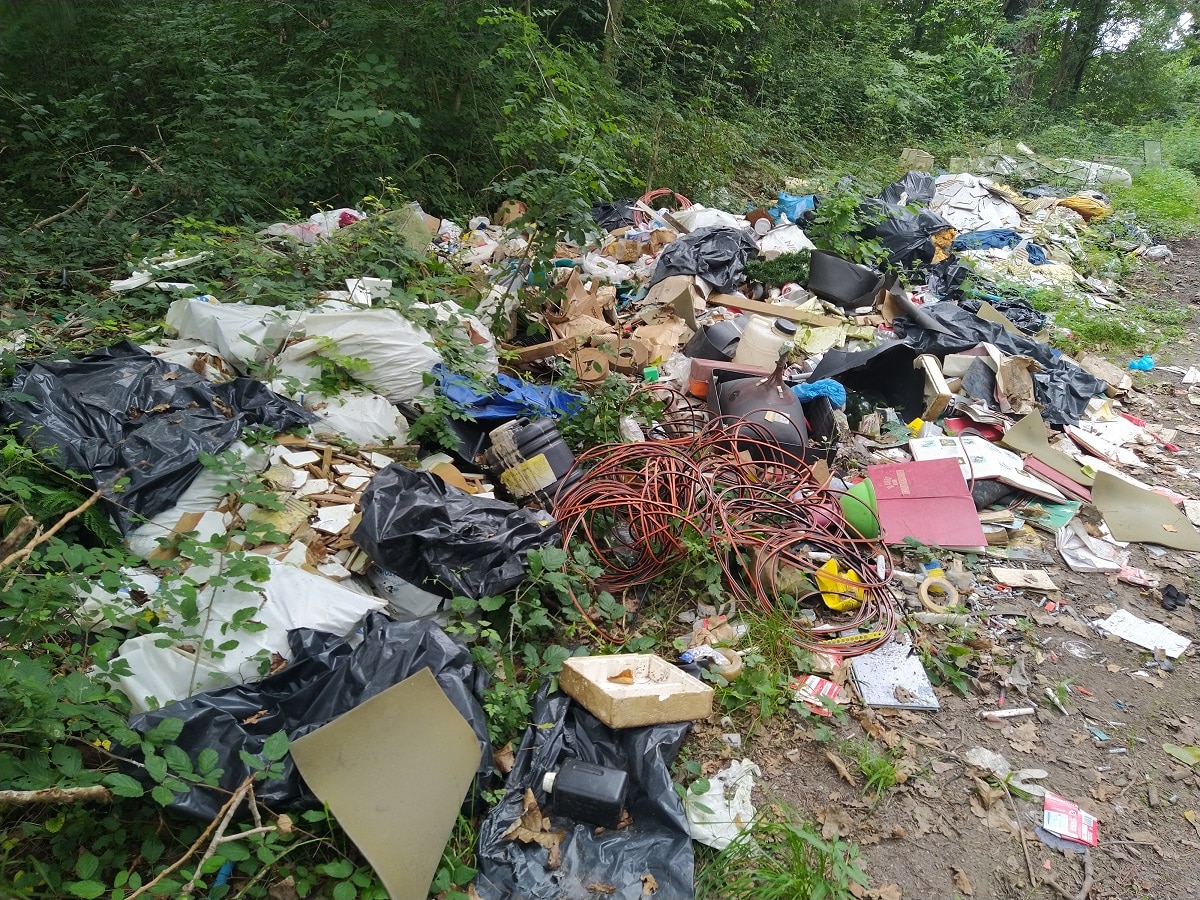 Oria Oriako Itxia crece como vertedero