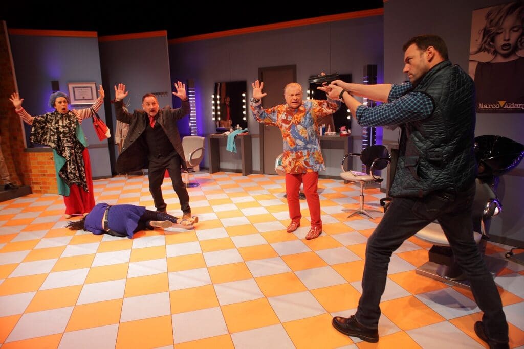 Risas aseguradas con la comedia 'Por los pelos' en el Victoria Eugenia 2 Por los pelos Risas aseguradas con la comedia 'Por los pelos' en el Victoria Eugenia