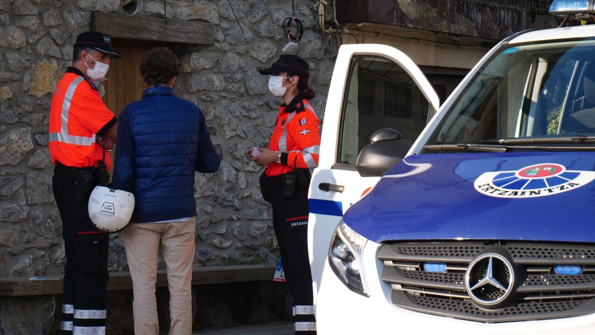 fiesta Astigarraga Actuación policial en una fiesta en Astigarraga con 500 personas