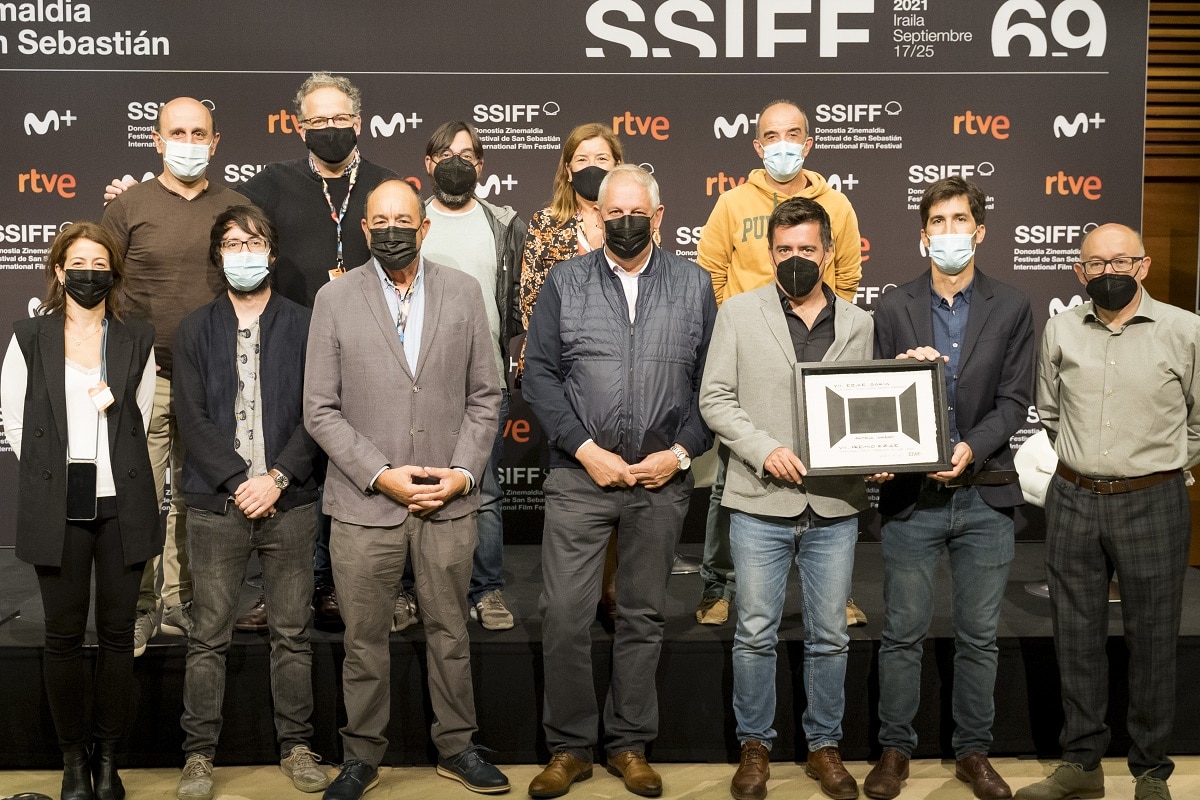 Reivindicación de las salas de cine en la entrega del Premio EZAE a Akelarre 1 Akelarre EZAE Reivindicación de las salas de cine en la entrega del Premio EZAE a Akelarre