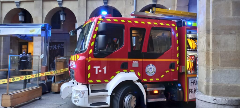 Astelehena Pequeño fuego en la panadería Galparsoro de Donostia por la explosión de un horno