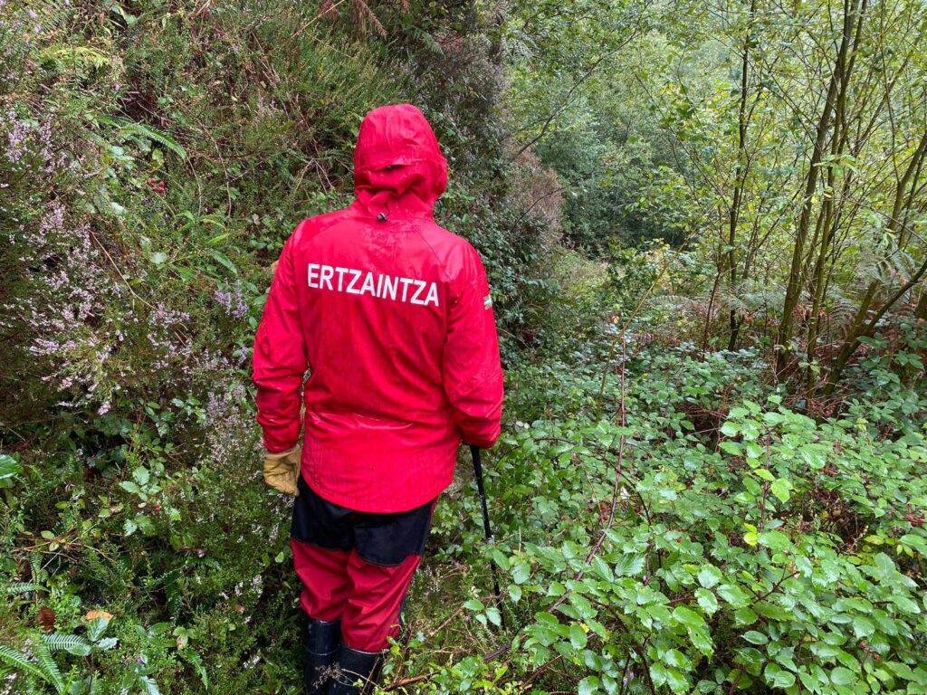 Ertzaintza berrobi La Ertzaintza detiene a un hombre armado buscado anoche en Jaizkibel