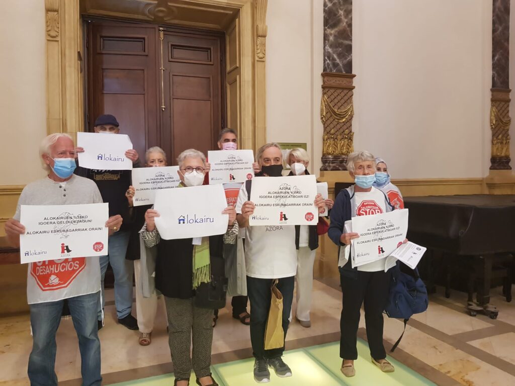 Stop Desahucios Ayto El Ayuntamiento mediará entre Azora y cinco familias
