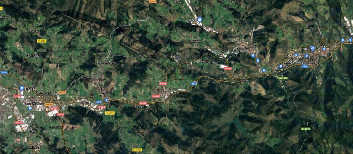 Zaldibar Siete ciclistas son arrollados por un camión en Eibar