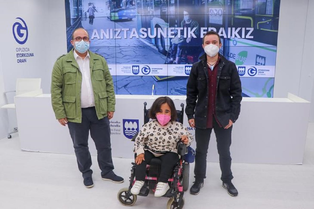 Testimonios en las aulas a favor de la diversidad gipuzkoana 1 aniztasunetik eraikiz Testimonios en las aulas a favor de la diversidad gipuzkoana