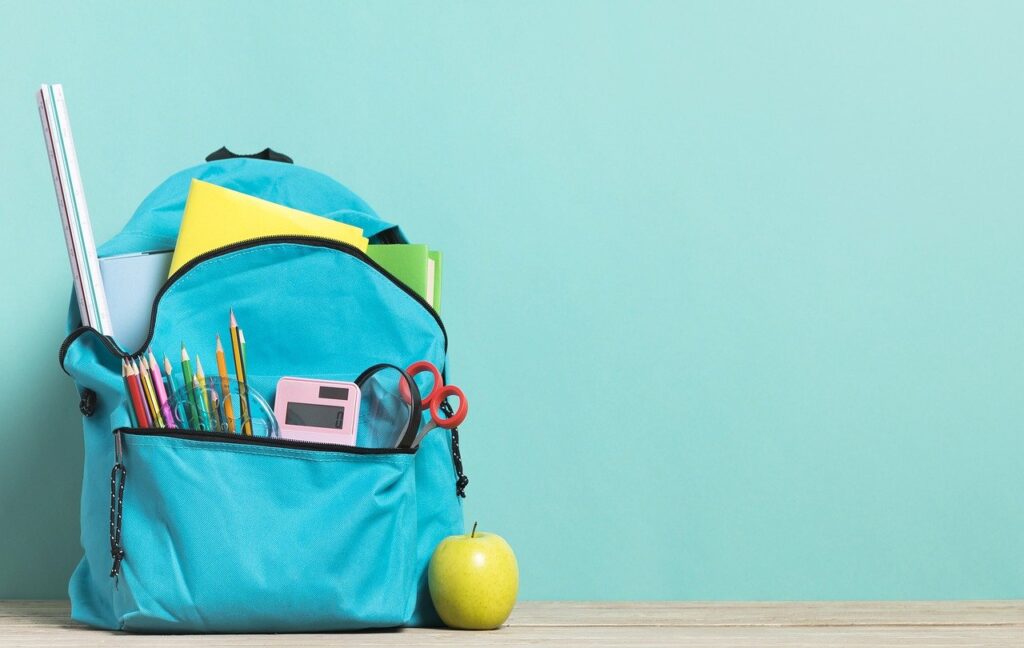DSS Market Plaza y el comercio donostiarra aligeran la vuelta al cole con descuentos 2 school supplies 5541102 1280 DSS Market Plaza y el comercio donostiarra aligeran la vuelta al cole con descuentos