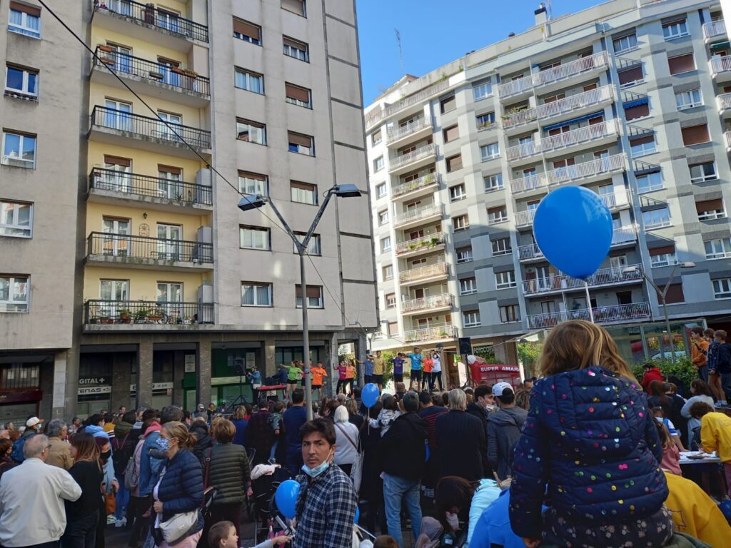 AmaraBerri Los vecinos se vuelcan con el Día de Amara Berri