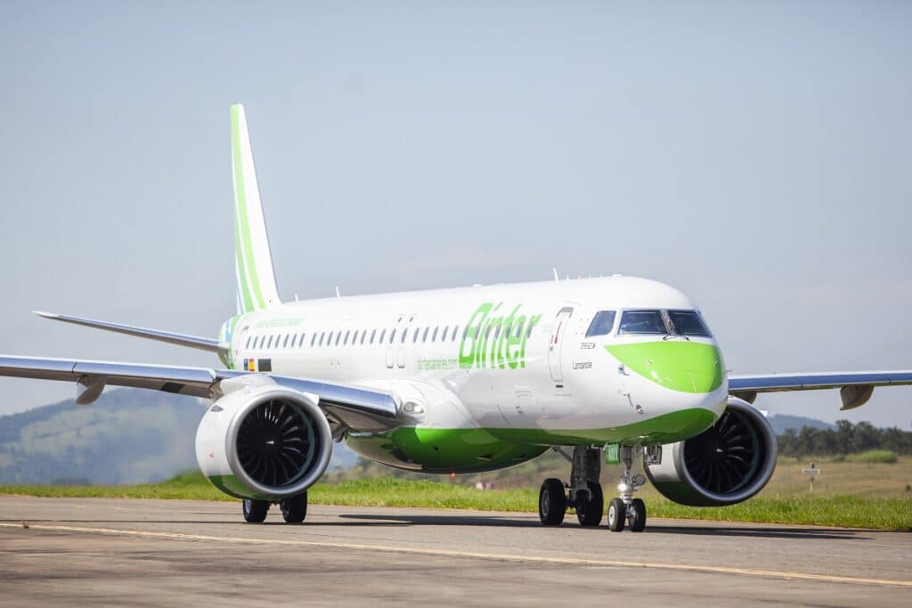 Biner Se dispara el tráfico de pasajeros en el Aeropuerto de San Sebastián respecto a 2019