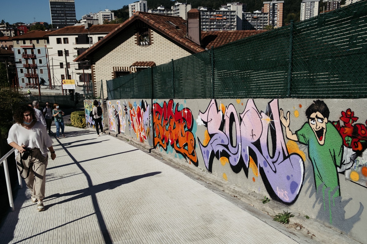 DSCF6261 Altza Apain pone color y belleza al barrio