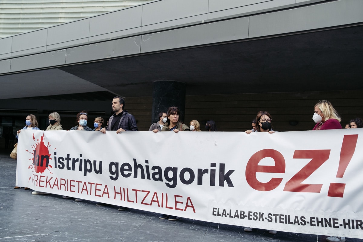 DSCF6382 Los sindicatos piden una "exhaustiva" investigación tras la muerte en el bar de Gros