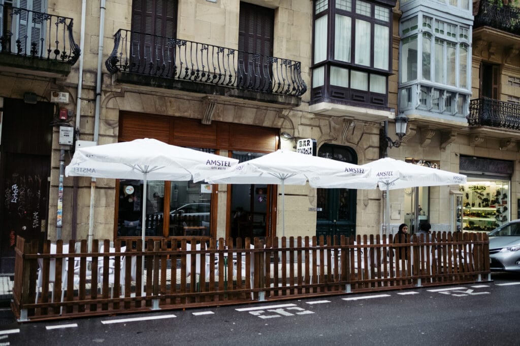 DSCF6385 Hosteleros donostiarras reciben el aviso para retirar las terrazas provisionales