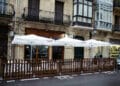 Terrazas hosteleras en Donostia instaladas por la crisis de la covid. Foto: Santiago Farizano