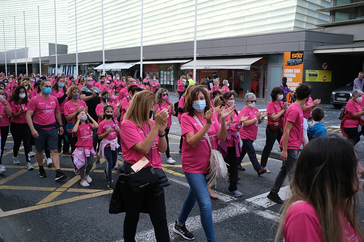 DSCF7285 - Katxalin moviliza a miles de donostiarras en su marea rosa contra el cáncer de mama