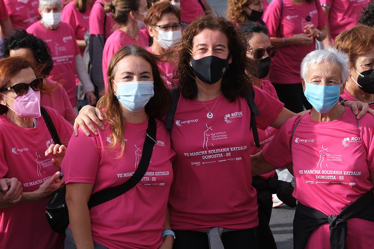 DSCF7288 - Katxalin moviliza a miles de donostiarras en su marea rosa contra el cáncer de mama