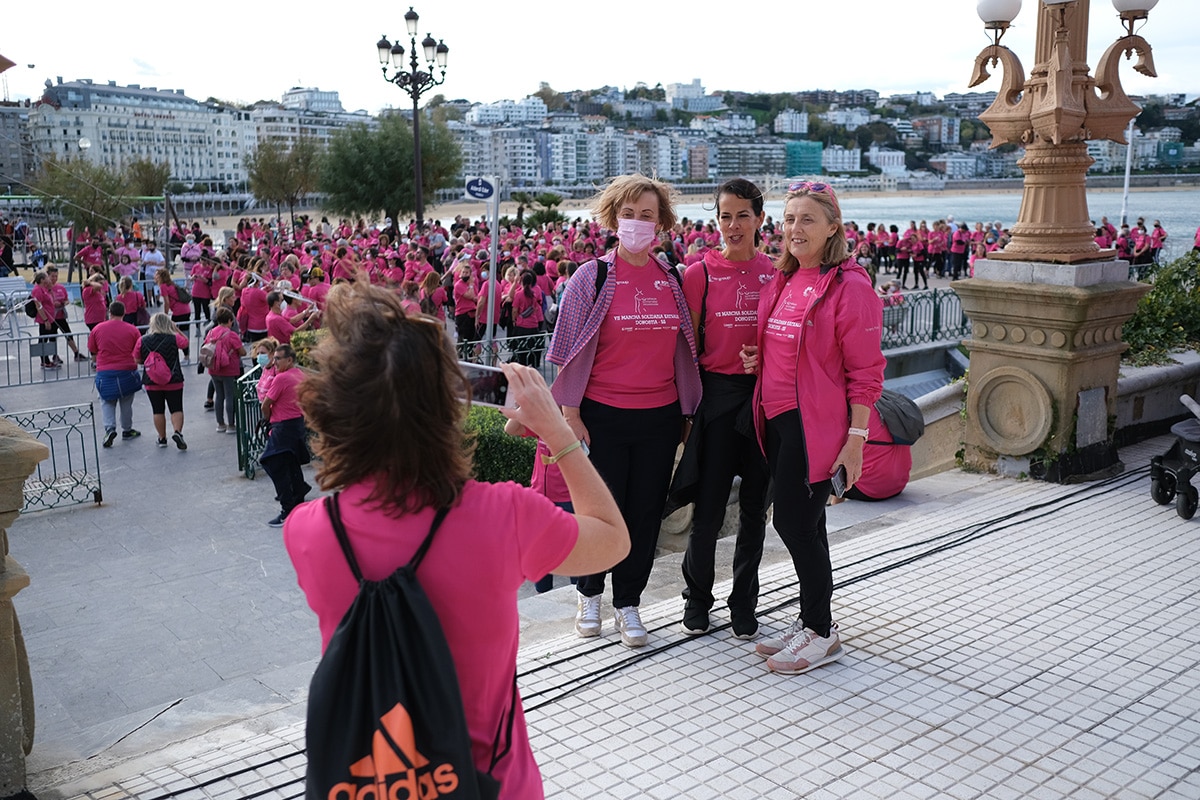 DSCF7294 - Katxalin moviliza a miles de donostiarras en su marea rosa contra el cáncer de mama