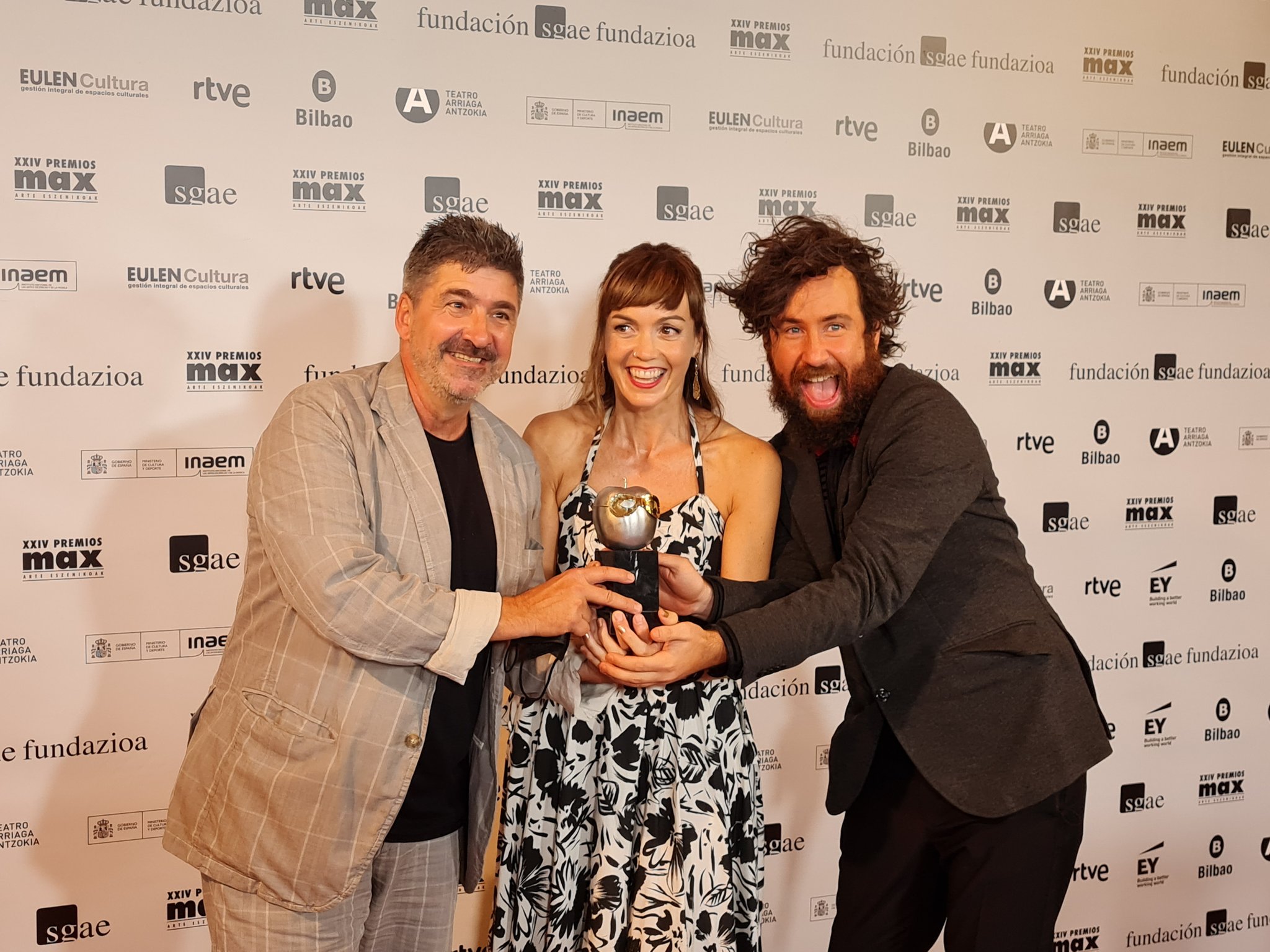 Demode Produkzioak Premios Max con reflejo en Gipuzkoa