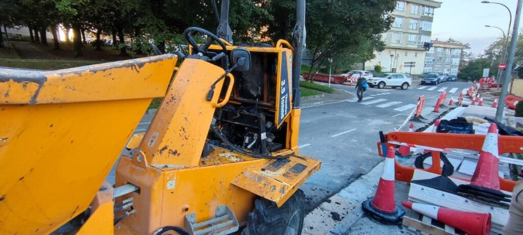 Cementerio de Altza: Destrozos en la maquinaria de las obras 18 F3 Cementerio de Altza: Destrozos en la maquinaria de las obras