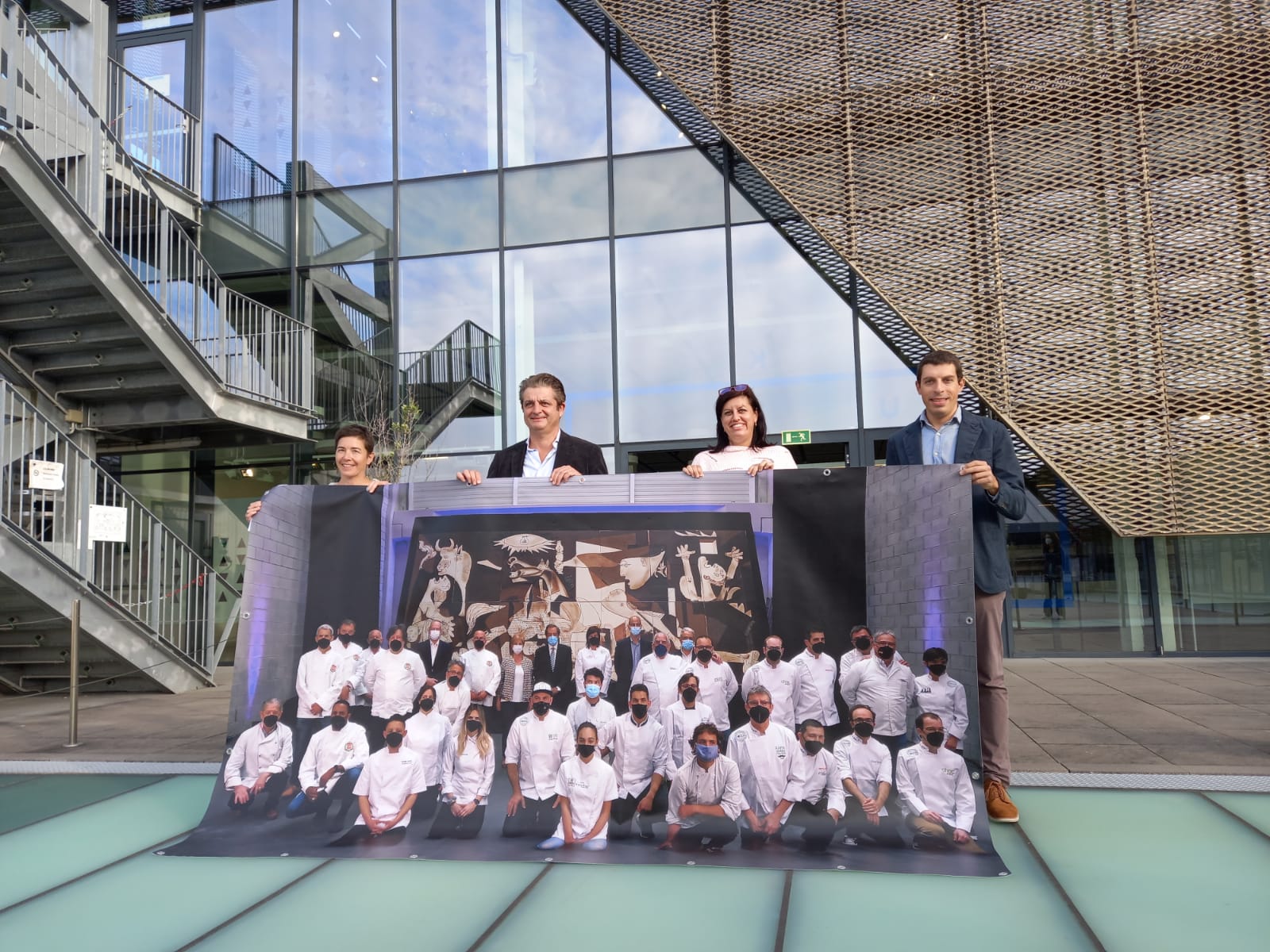 Gernika choco El 'Gernika' de chocolate viajará a París