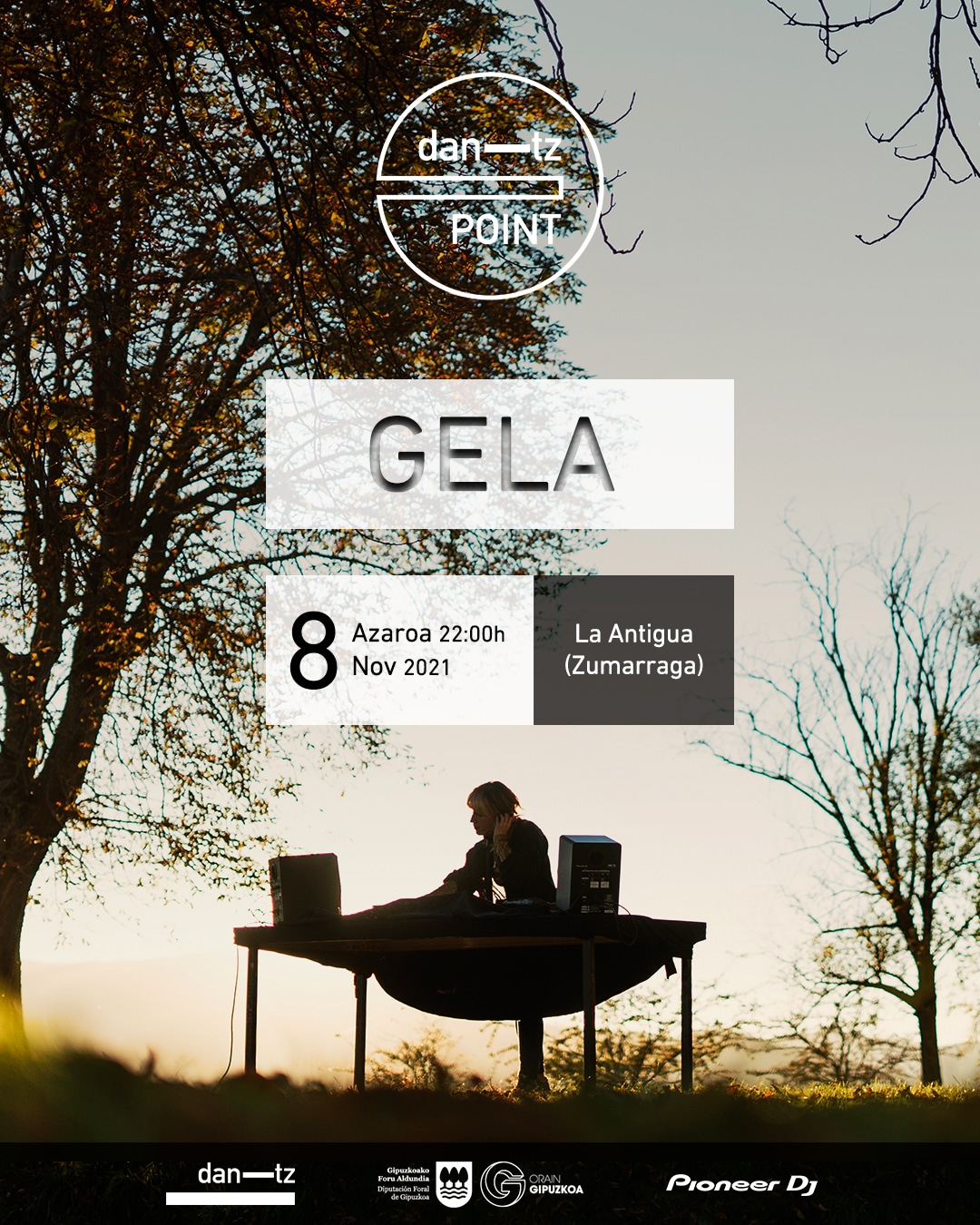 CARTEL ZUMARRAGA 3 Dantz Point este lunes a las 22 con DJ Gela