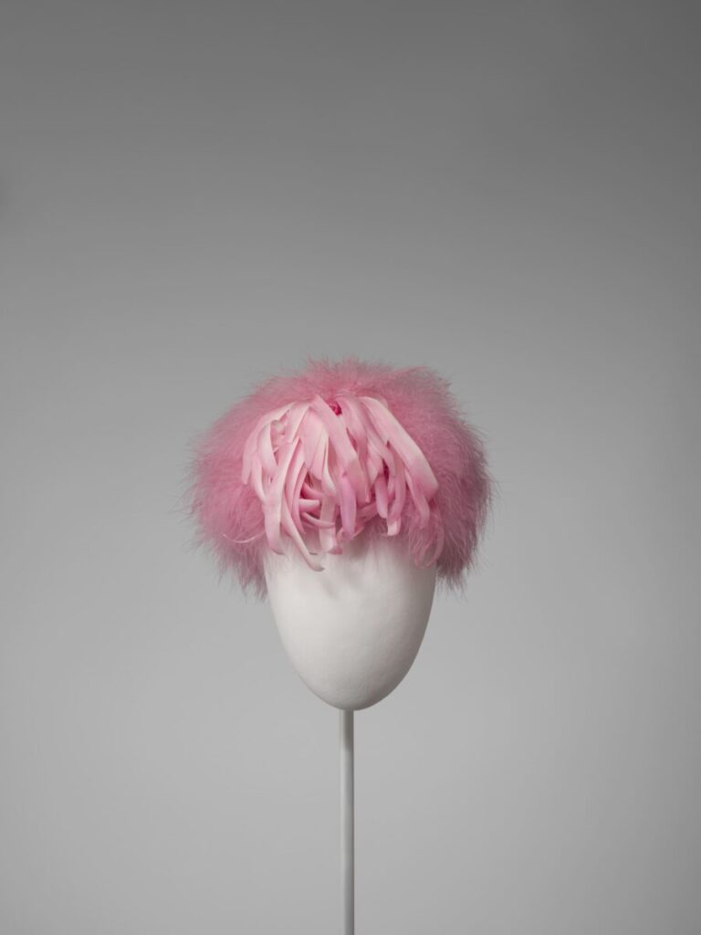 CBM 2000.2191 900x1200 1 Balenciaga. La elegancia del sombrero