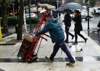 Archivo. Lluvia persistente todo el día en San Sebastián. Foto: Santiago Farizano