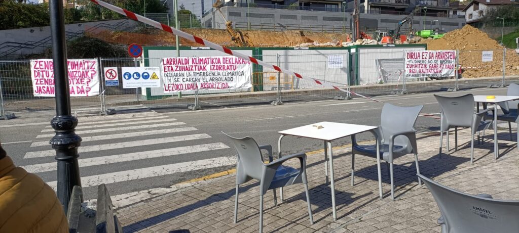 Pankarta obretan 2 El Ayuntamiento de Lezo pide "cordura" frente a las críticas a las obras previstas