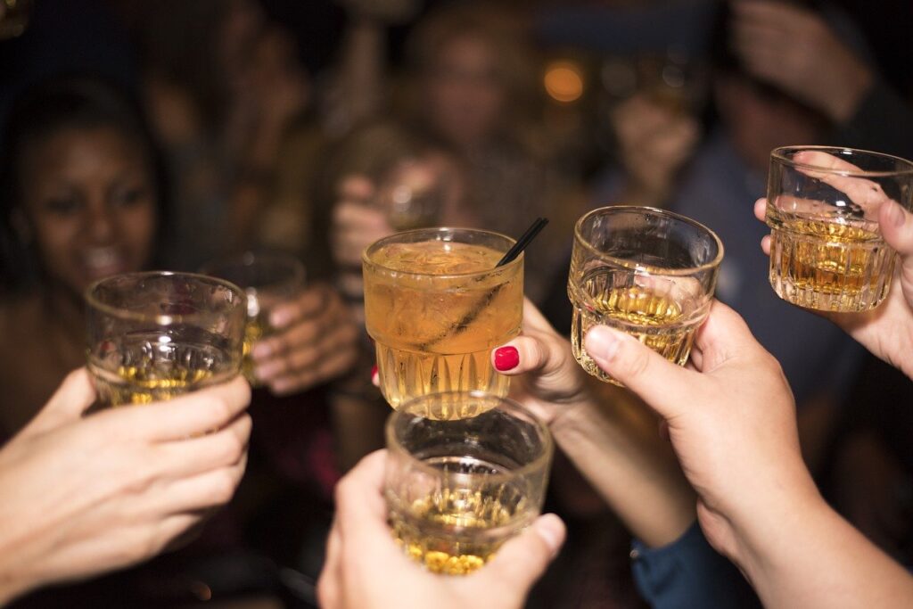 alcohol g16fc7378b 1280 El Gobierno Vasco no recurrirá el rechazo al pasaporte covid ante el Supremo