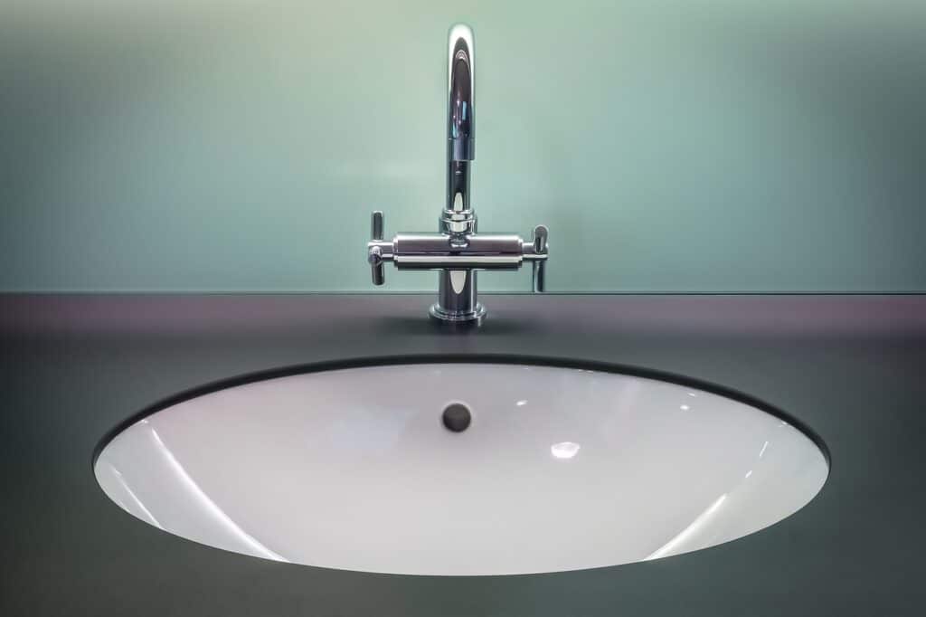 bathroom g0c5191da4 1280 Fraude: El Ayuntamiento de Donostia no llama para instalar grifos