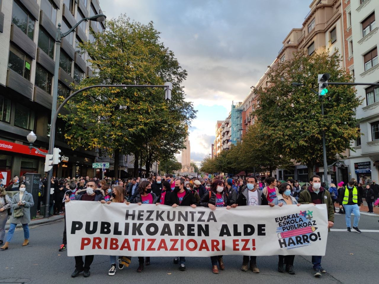 escuela publica Una manifestación reclama poner límites a la educación privada-concertada en Euskadi