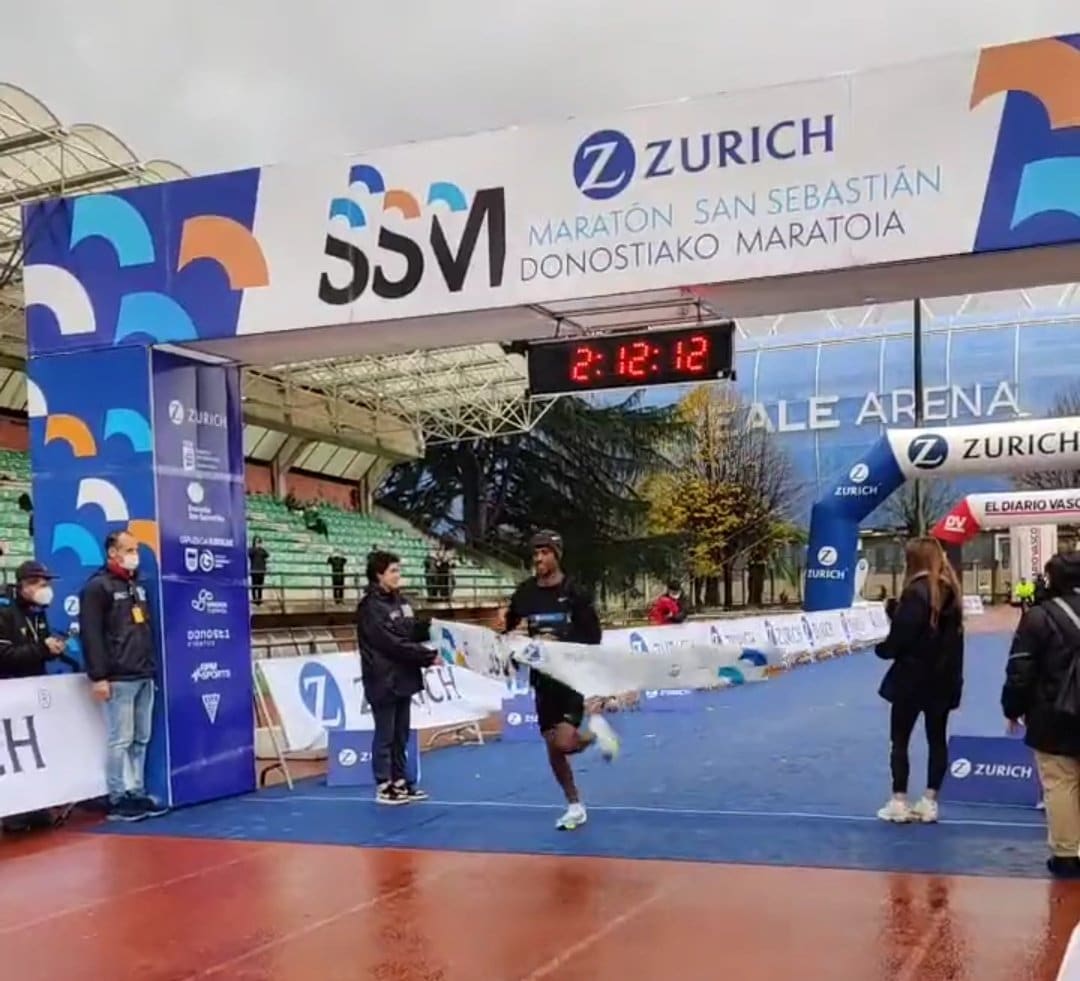 maraton2021 El etíope Derseh gana a los favoritos en el maratón de San Sebastián