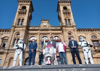 Presentación del espectáculo solidario de los días 26 y 27 con Star Wars en Donostia. Foto: A.E.