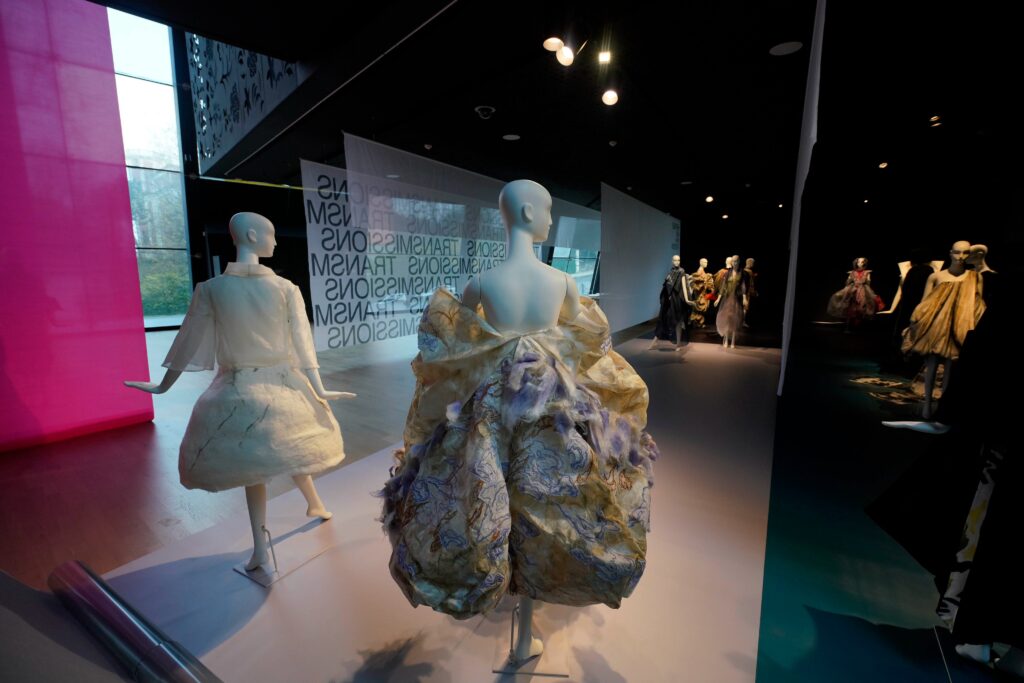 Balenciaga Transmission 'Transmissions' o la inspiración que genera Balenciaga