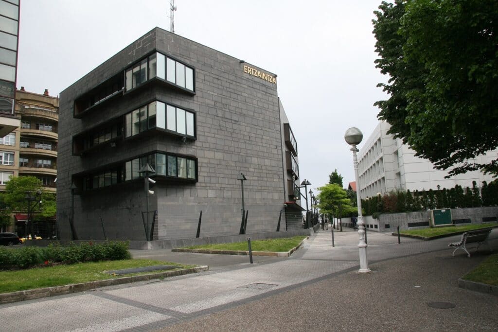 Ertzaintza Un niño, a la espera de revisión forense 25 días después de denunciar una violación en Donostia
