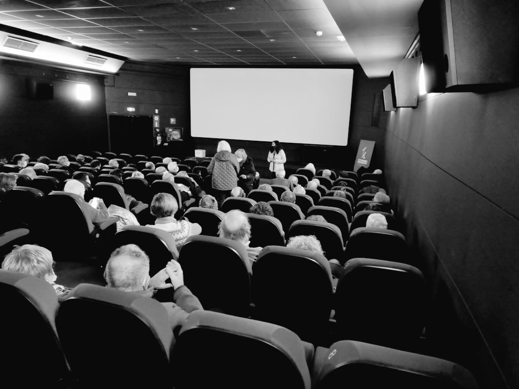 Kresala zinekluba Kresala Zinekluba y Bidegin, entre los premiados con las Medallas al Mérito Ciudadano
