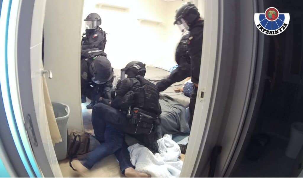 Ope serantes 03 Desarticulada una banda de tráfico de drogas en Euskadi y Navarra