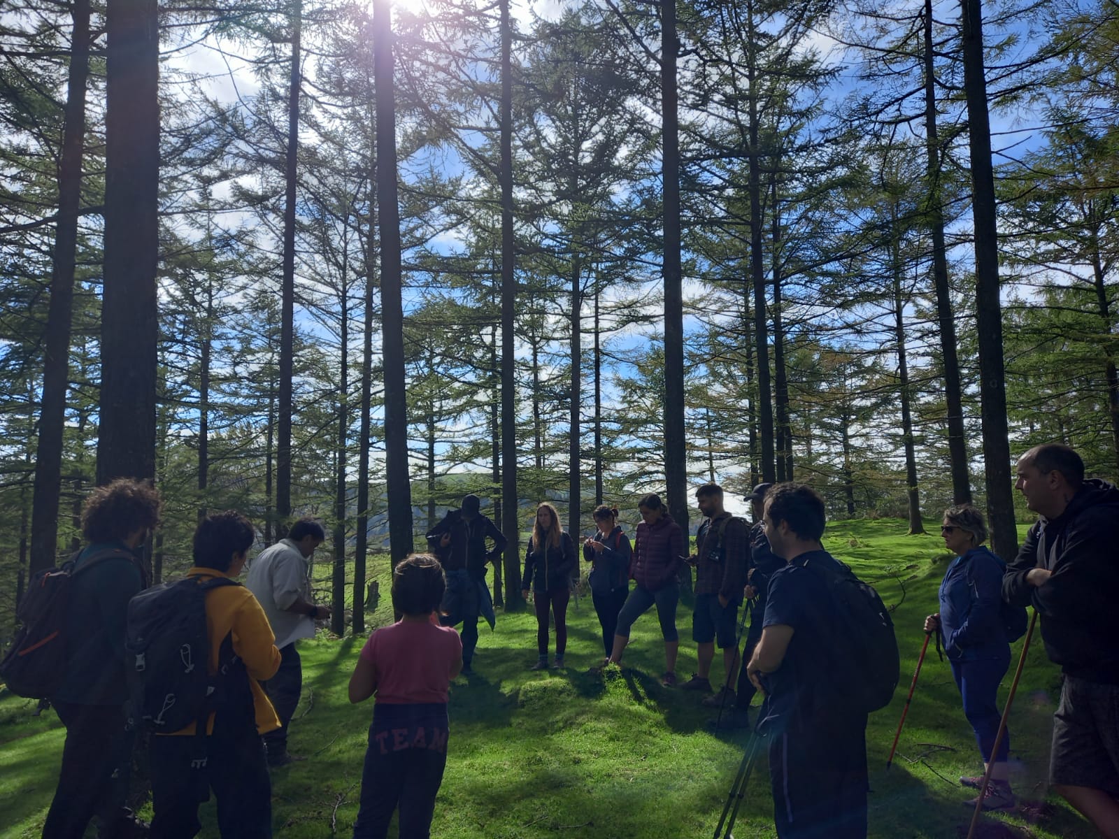 hojarasca2 Salida a Peñas de Aia este domingo con Hojarasca