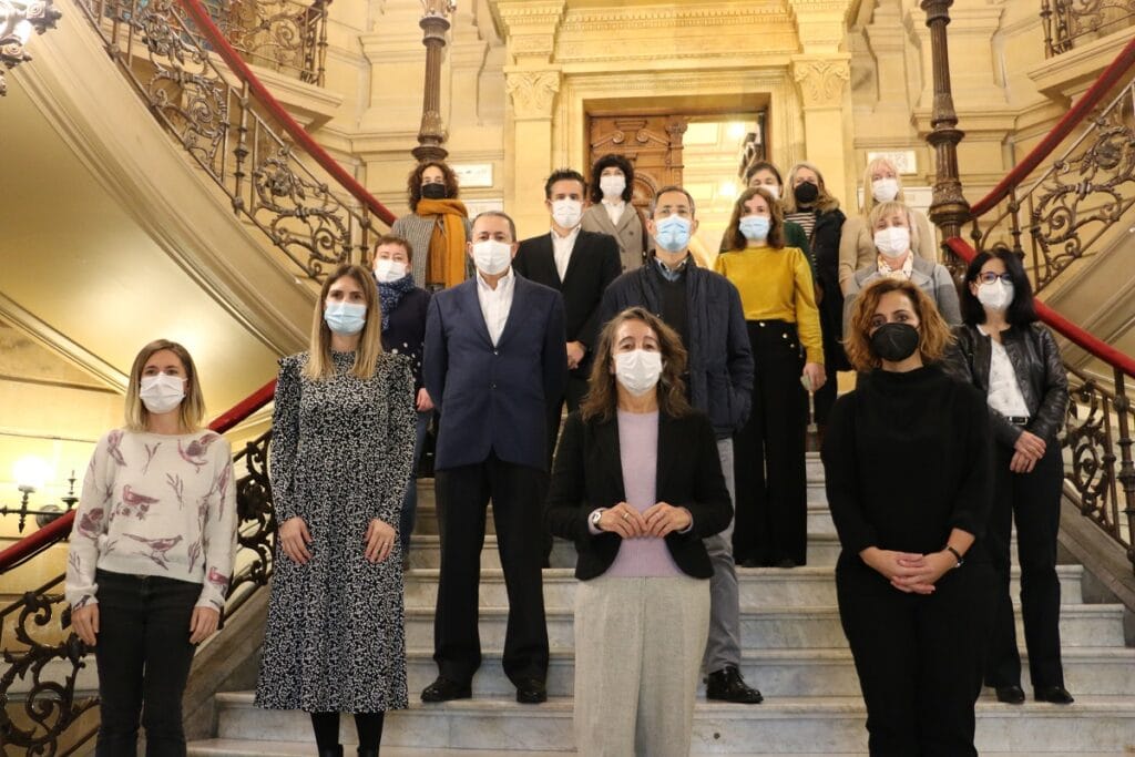 mujeresfomento Objetivo: dar eco al trabajo de las mujeres en el sector donostiarra de I+D