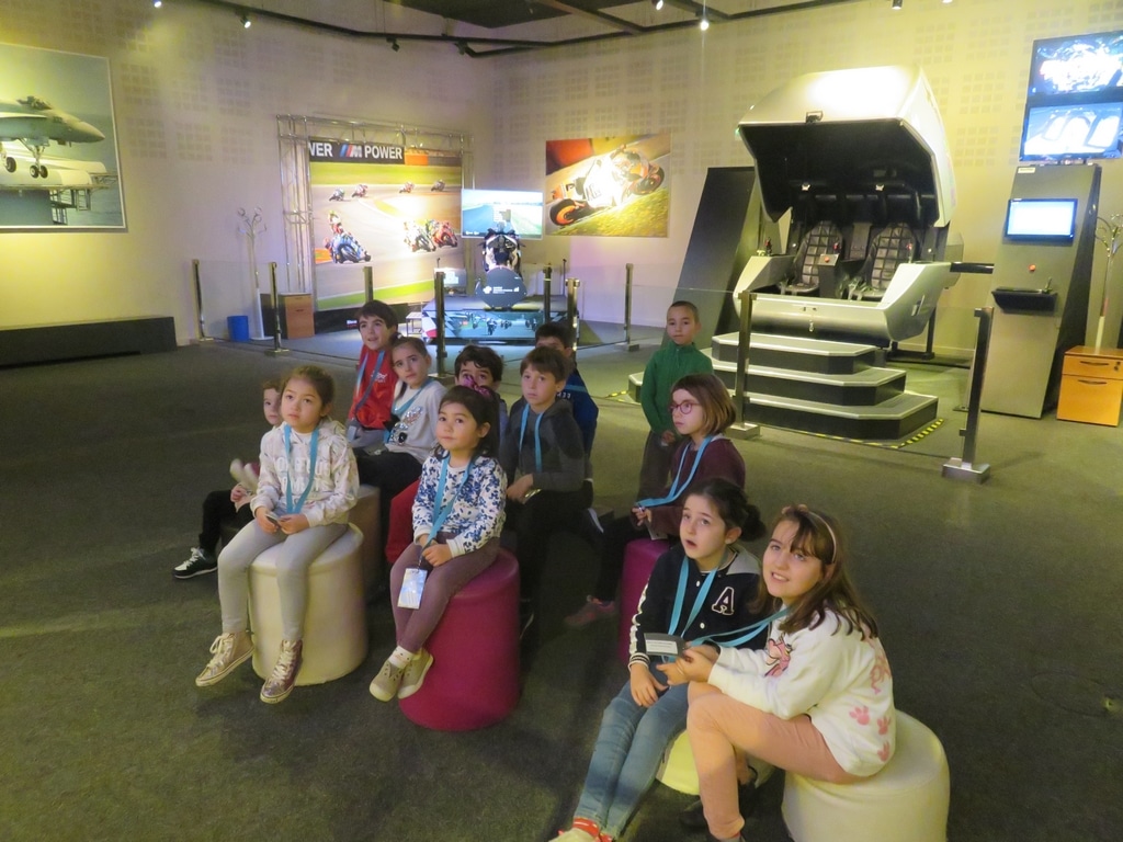 probando Colonias infantiles con ciencia y diversión para esta Navidad en Donostia