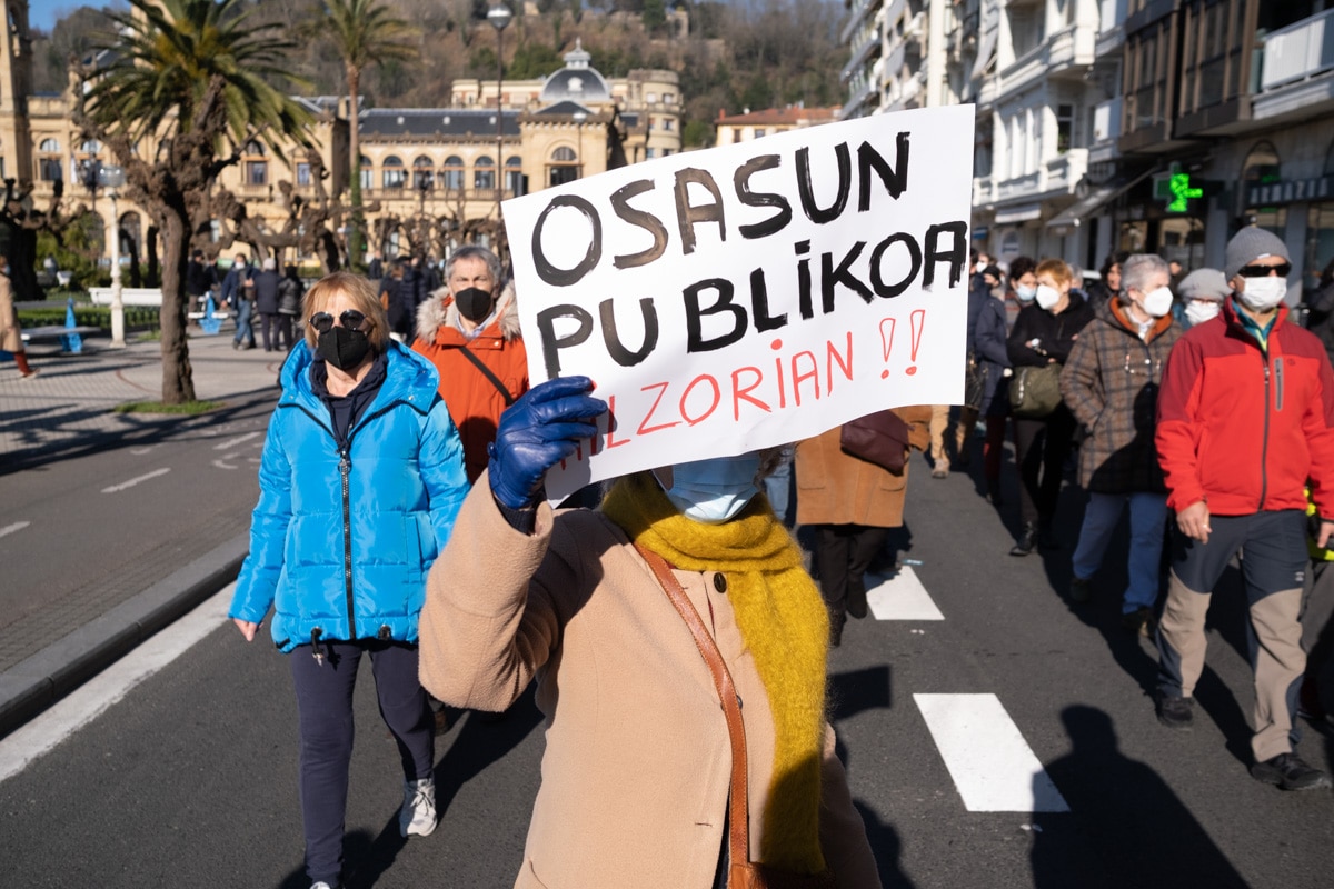DSCF4140 Miles de personas "contra el desmantelamiento de Osakidetza"