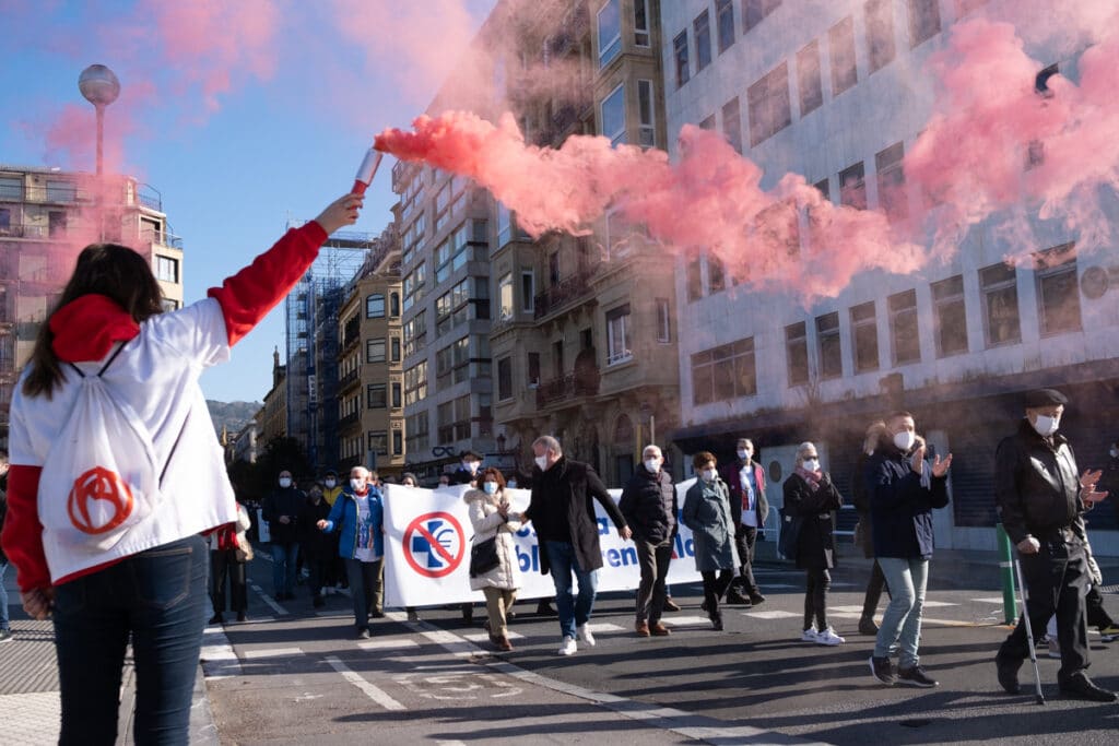 DSCF4148 Olatu Txuria llama a participar en la marcha del sábado "contra el desmantelamiento de la sanidad pública"