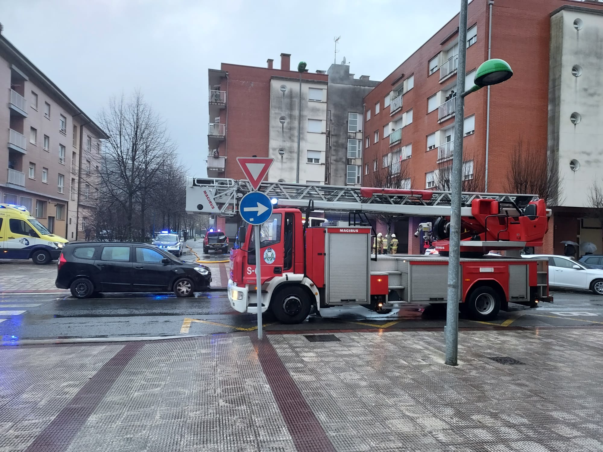 IMG 20220109 WA0004 Incendio en la calle Antziola de Hernani