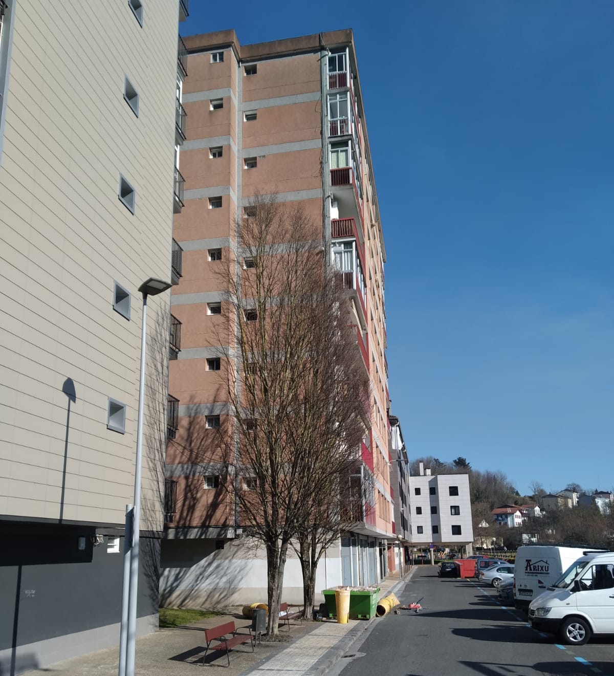 Un trabajador fallecido en Irun al caer de un andamio desde un tercer piso 1 Irun caida2 Un trabajador fallecido en Irun al caer de un andamio desde un tercer piso